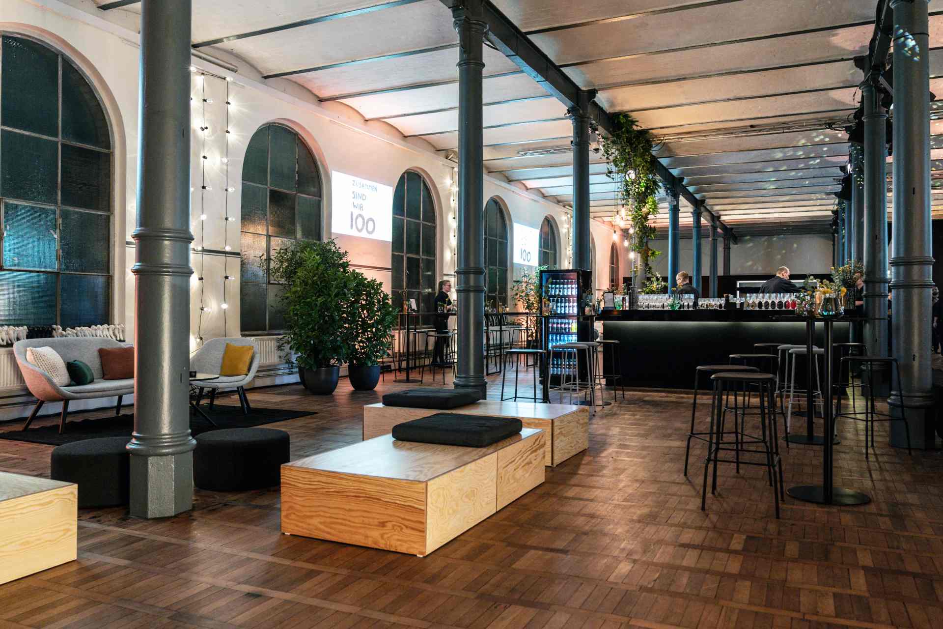 MAERZ München KG Event - Sitzbereiche und Pflanzen